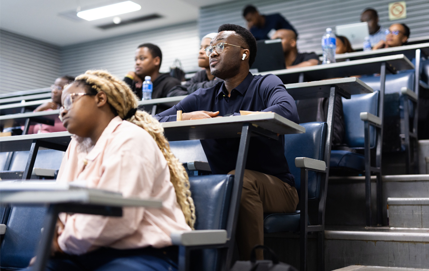 Students, lectures | CURIOS.TY 20: #Thrive © https://www.wits.ac.za/curiosity/ Students, lectures | CURIOS.TY 20: #Thrive © https://www.wits.ac.za/curiosity/